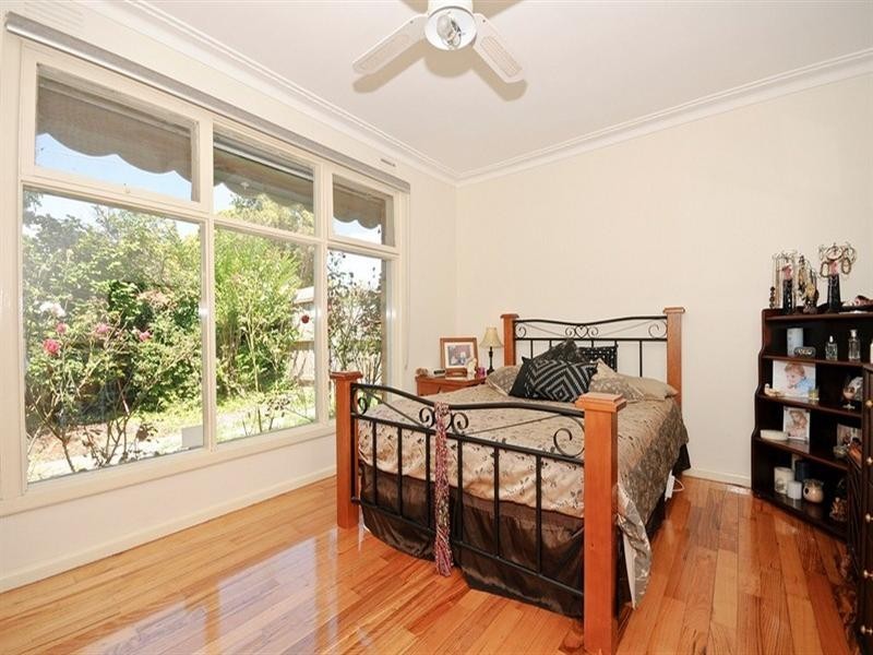 42 CARDIGAN Road, Mooroolbark VIC 3138