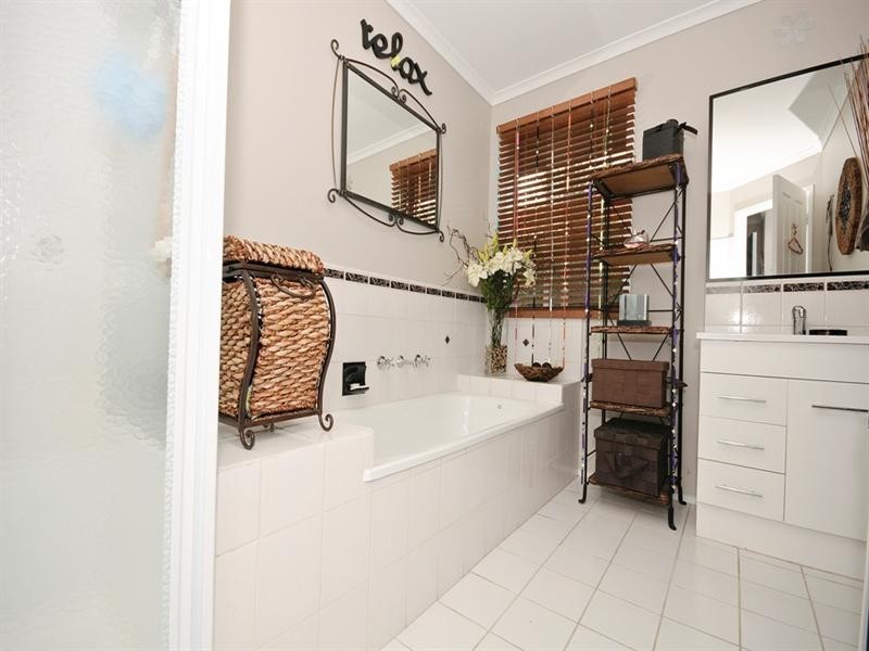 30 LATROBE Court, Croydon Hills VIC 3136