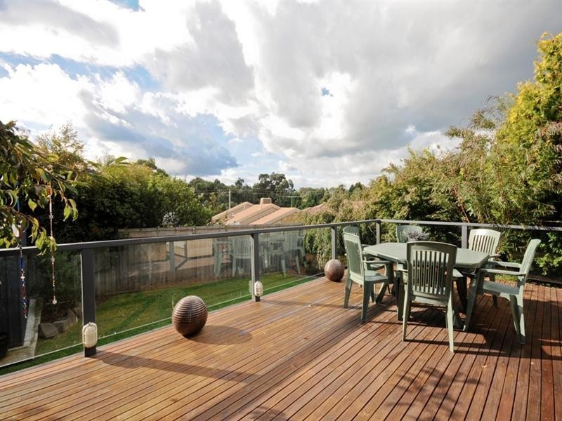 30 LATROBE Court, Croydon Hills VIC 3136