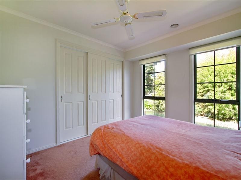 Unit 1, 2 SPRINGFIELD Avenue, Croydon VIC 3136