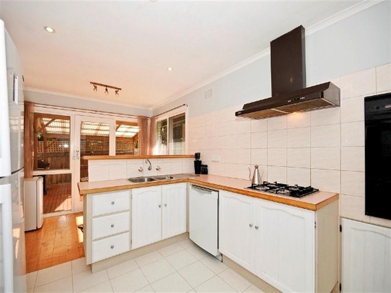 2/37 Warrien Road, Croydon North VIC 3136