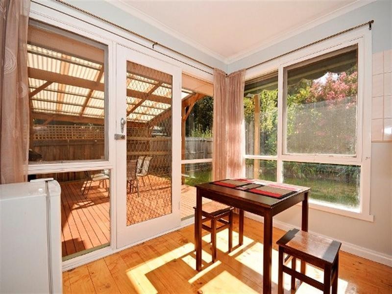 2/37 Warrien Road, Croydon North VIC 3136