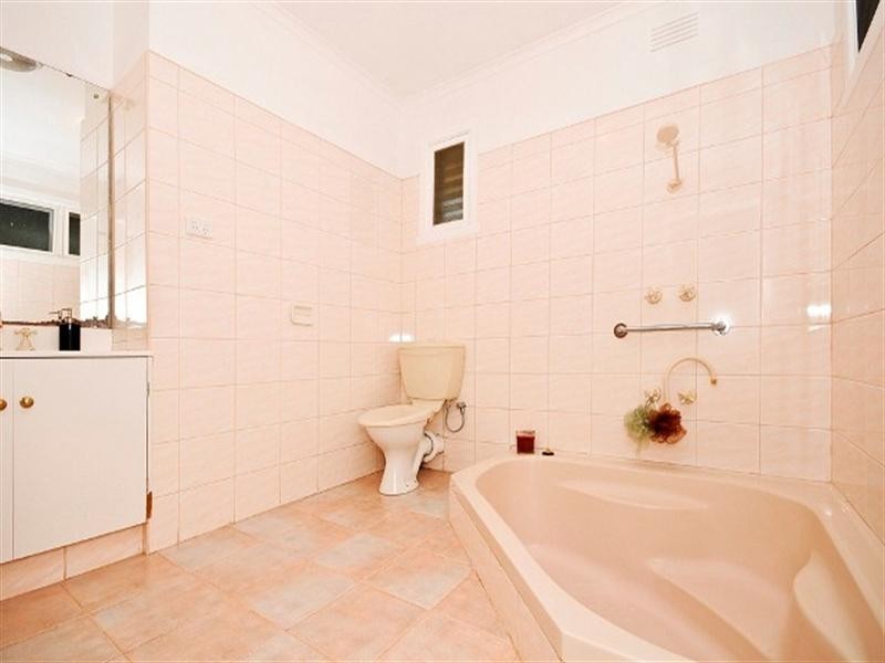 2/37 Warrien Road, Croydon North VIC 3136