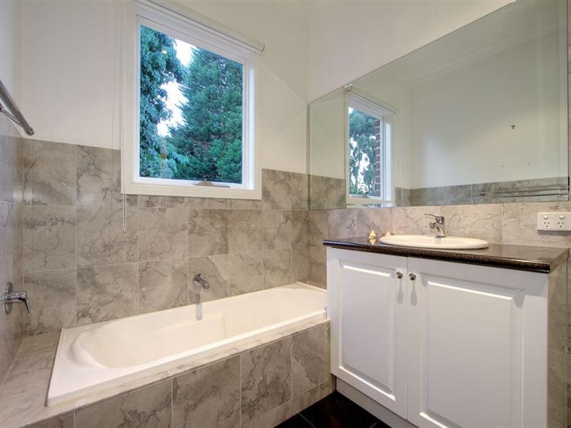 1A Piedmont Court, Croydon North VIC 3136