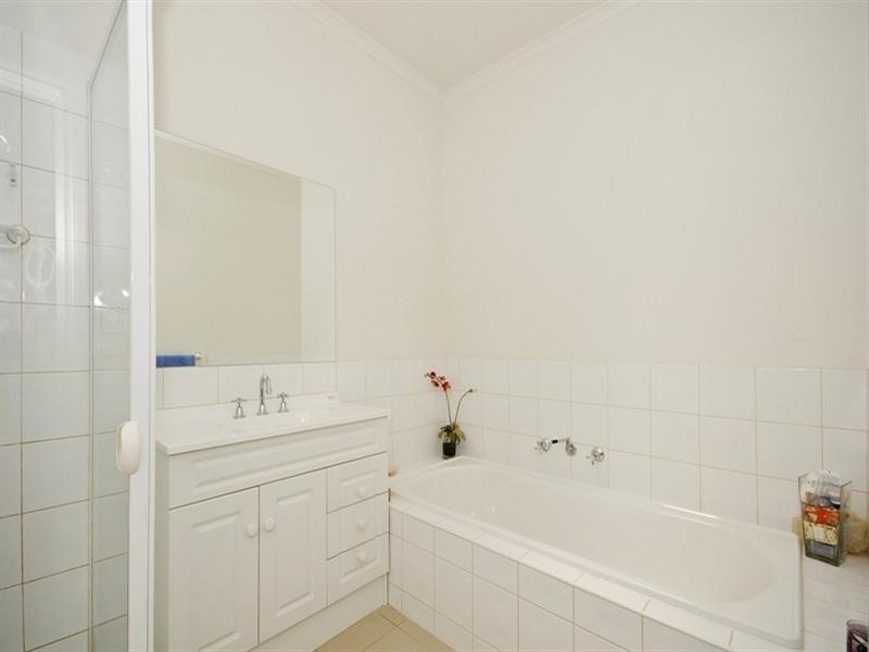 1/14 Alfrick Road, Croydon VIC 3136