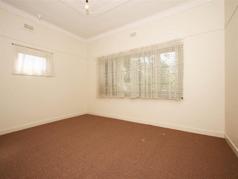 50 Hewish Road, Croydon VIC 3136