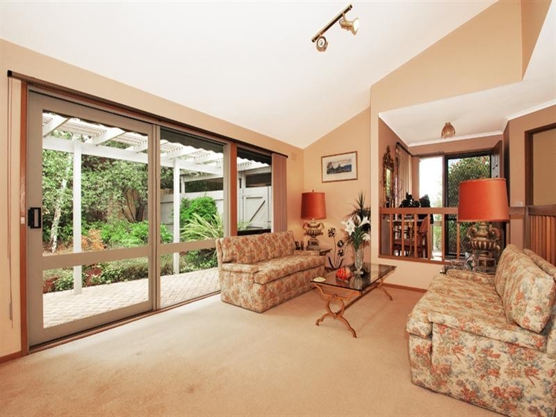 5 PLUMTREE Rise, Croydon Hills VIC 3136