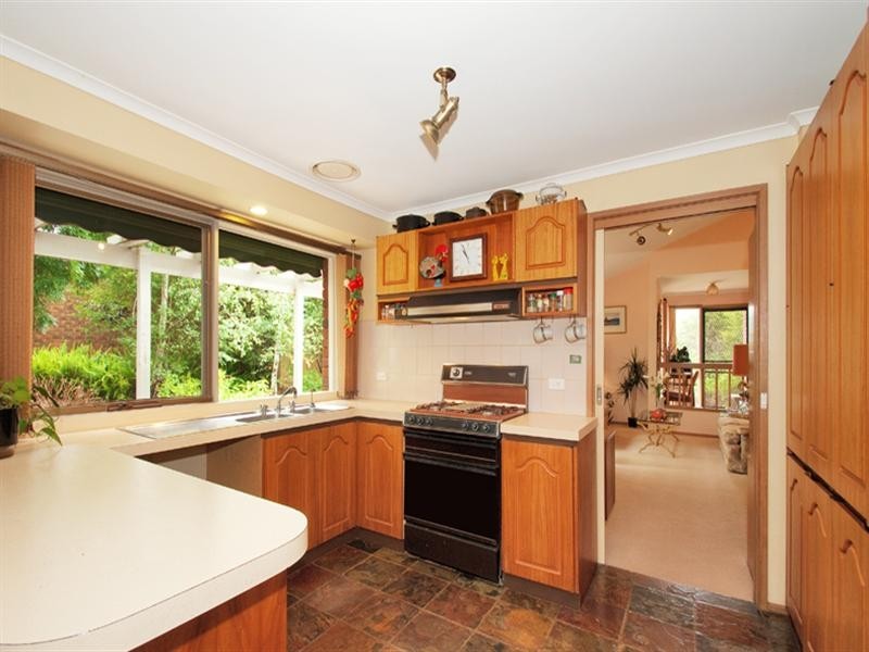 5 PLUMTREE Rise, Croydon Hills VIC 3136