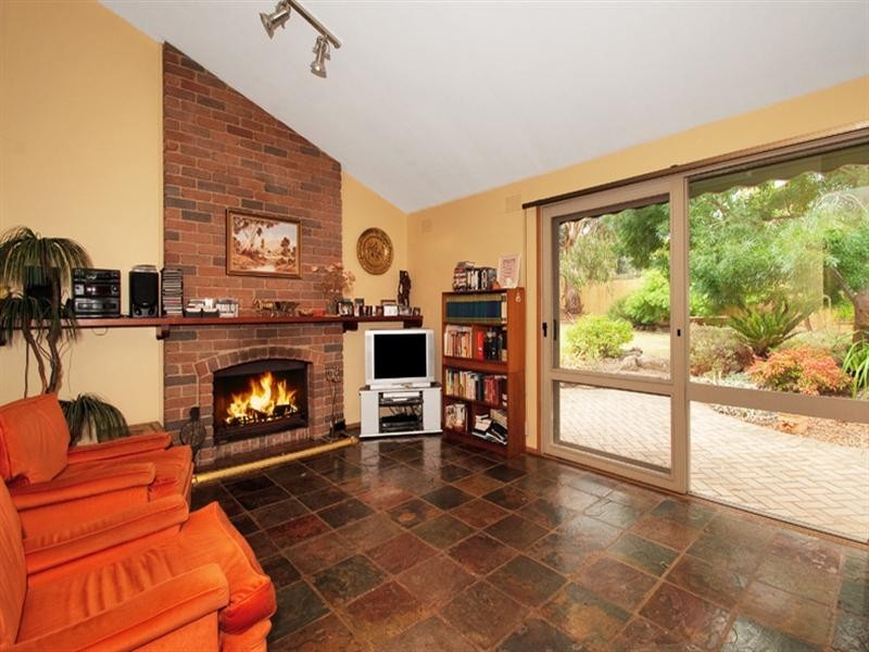 5 PLUMTREE Rise, Croydon Hills VIC 3136