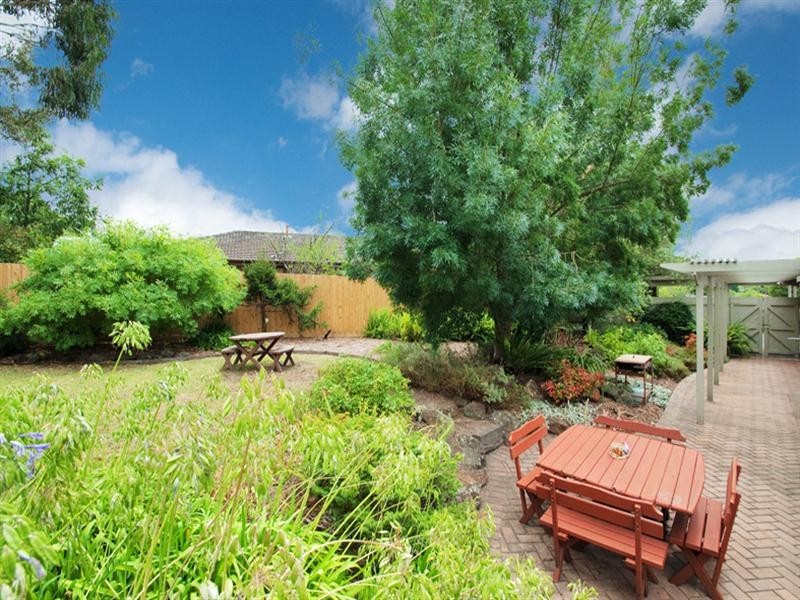 5 PLUMTREE Rise, Croydon Hills VIC 3136