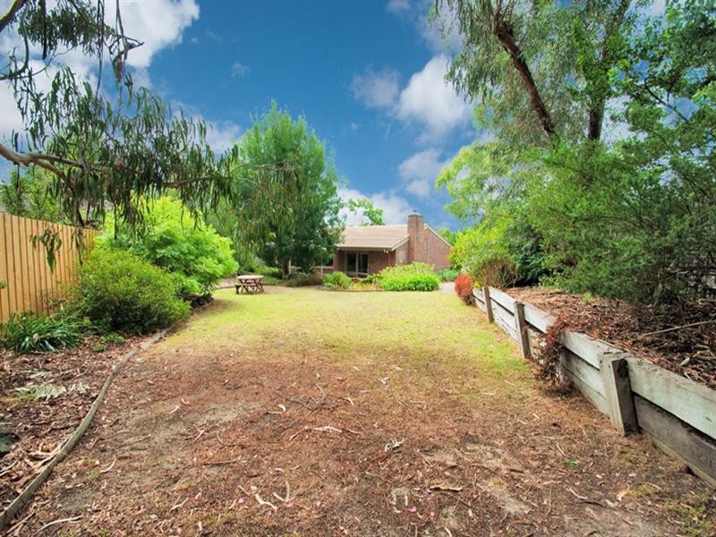 5 PLUMTREE Rise, Croydon Hills VIC 3136