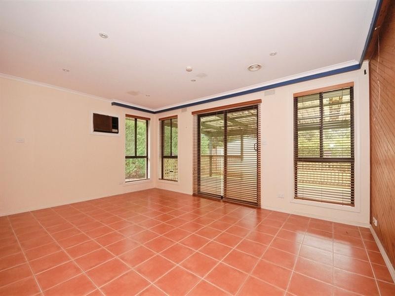 9 Larissa Court, Croydon VIC 3136