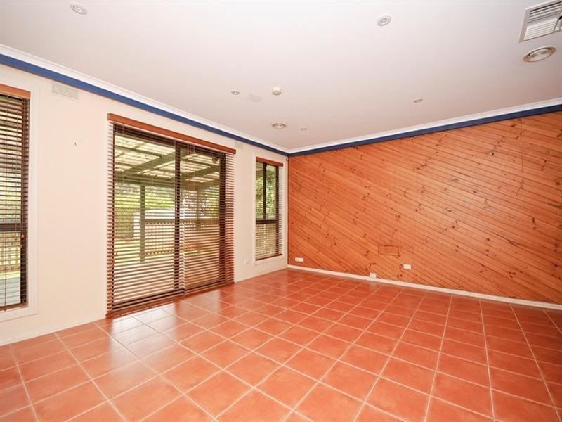 9 Larissa Court, Croydon VIC 3136