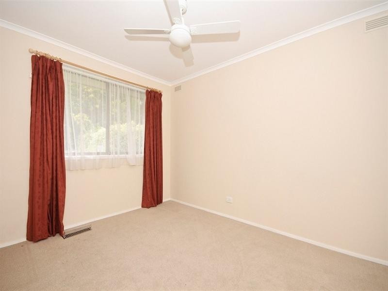 9 Larissa Court, Croydon VIC 3136