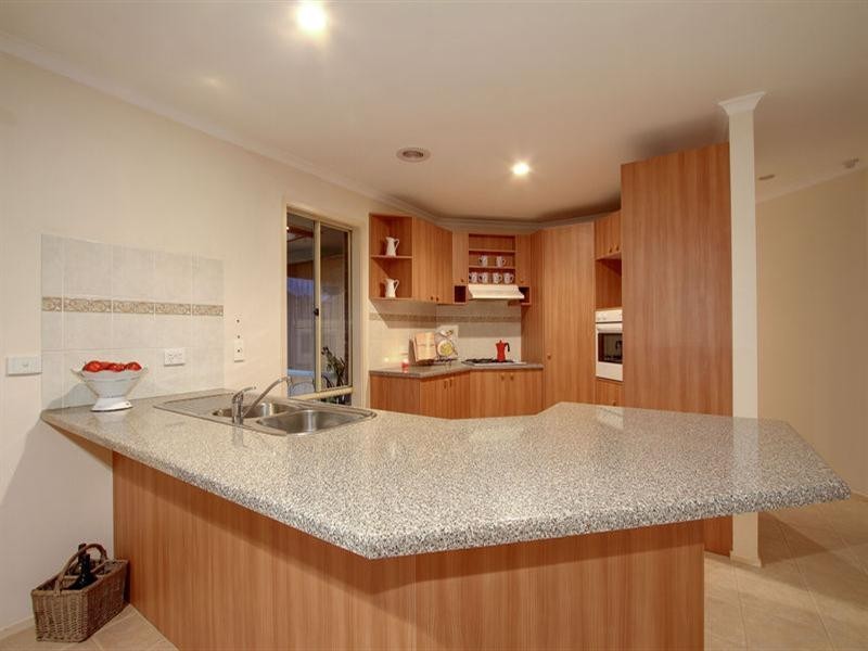 6 Yolanda Court, Kilsyth VIC 3137