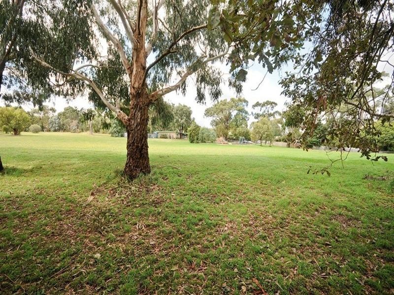 52 Kincumber Drive, Croydon VIC 3136
