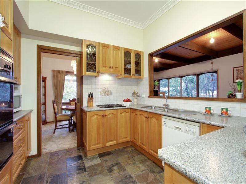 10 NEUPARTH Road, Croydon North VIC 3136