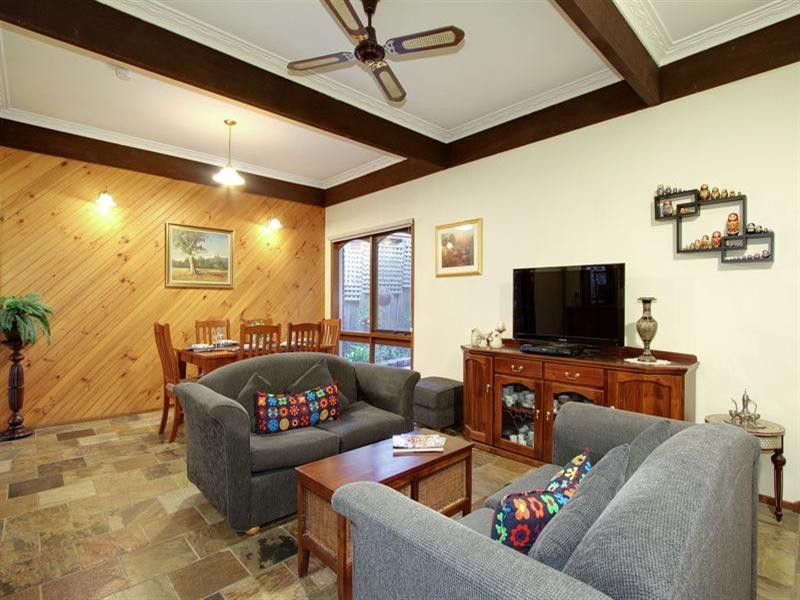 10 NEUPARTH Road, Croydon North VIC 3136