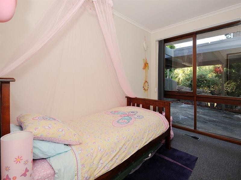 12 BLACKFRIARS Lane, Chirnside Park VIC 3116