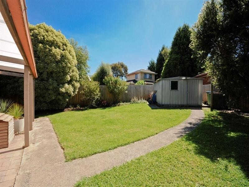 4 DERWENT Close, Croydon Hills VIC 3136