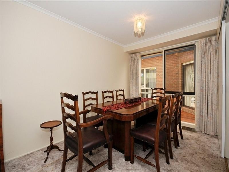 4 DERWENT Close, Croydon Hills VIC 3136
