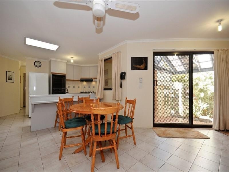4 DERWENT Close, Croydon Hills VIC 3136