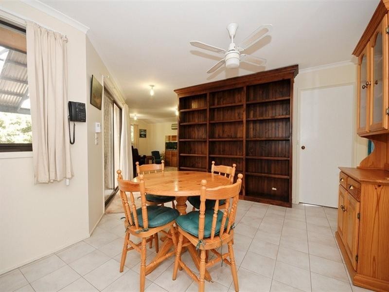 4 DERWENT Close, Croydon Hills VIC 3136