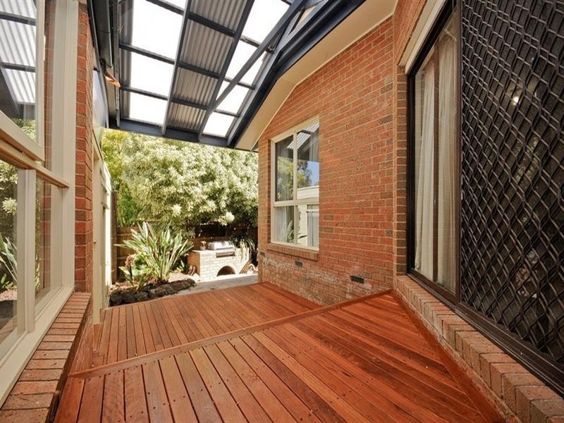 4 DERWENT Close, Croydon Hills VIC 3136