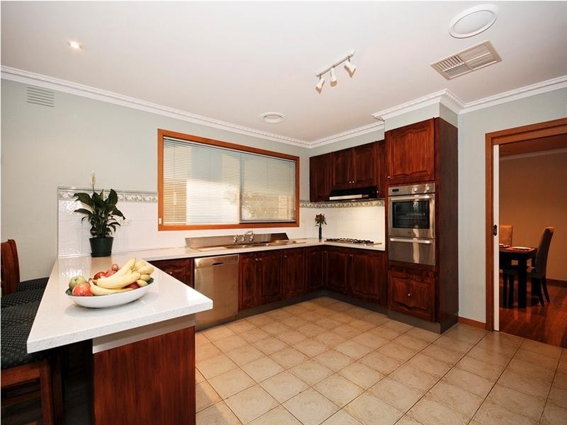 2 MERIDIAN Court, Mooroolbark VIC 3138