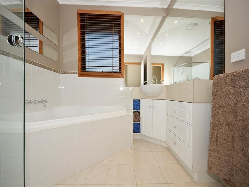 2 MERIDIAN Court, Mooroolbark VIC 3138