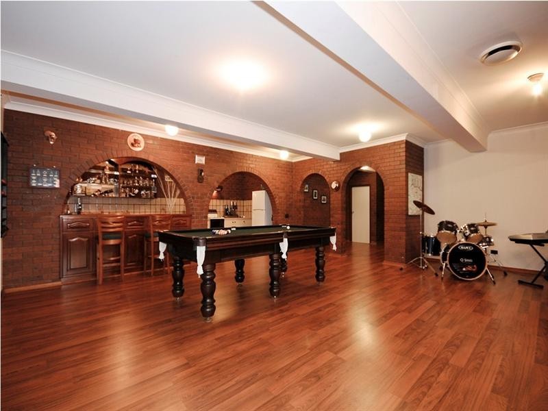 2 MERIDIAN Court, Mooroolbark VIC 3138