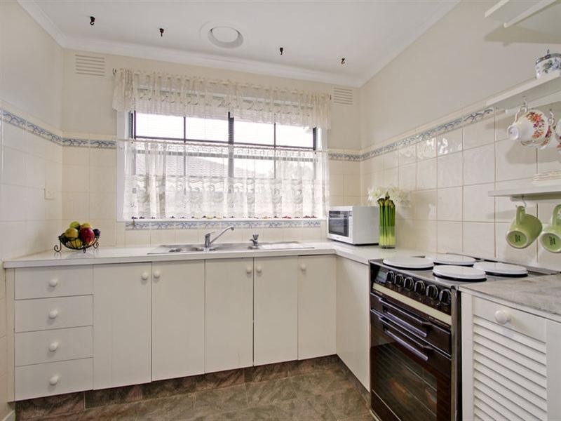 1/15 Leigh Road, Croydon VIC 3136