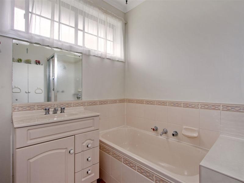 1/15 Leigh Road, Croydon VIC 3136