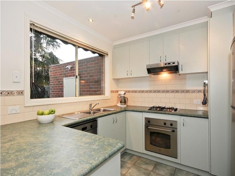 Unit 5, 19 LUSCOMBE Court, Kilsyth VIC 3137