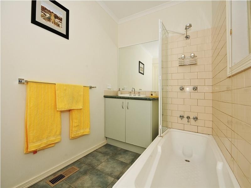 Unit 5, 19 LUSCOMBE Court, Kilsyth VIC 3137