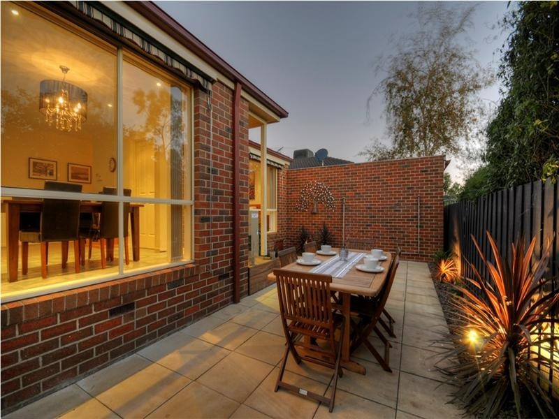 Unit 5, 19 LUSCOMBE Court, Kilsyth VIC 3137