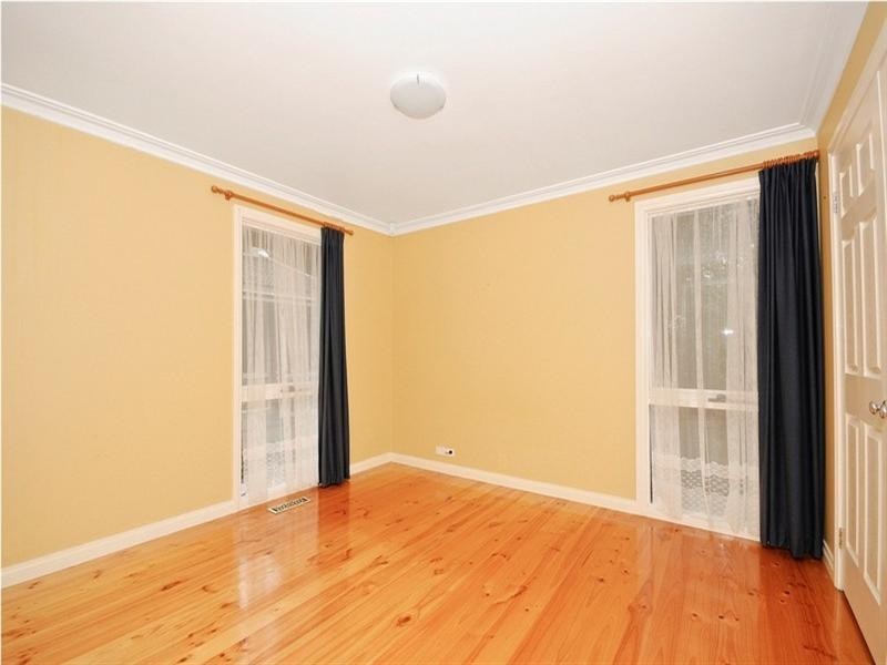 2/60 SURREY ROAD East, Croydon VIC 3136