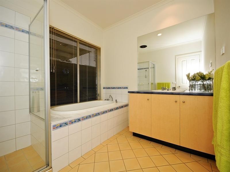 7 LEAHE Way, Chirnside Park VIC 3116