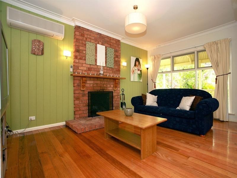 6 CLEGG Avenue, Croydon VIC 3136