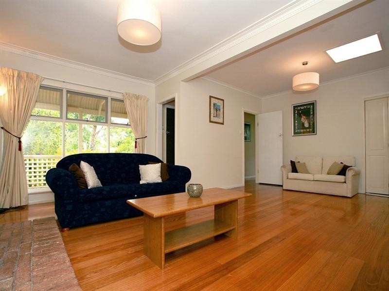 6 CLEGG Avenue, Croydon VIC 3136