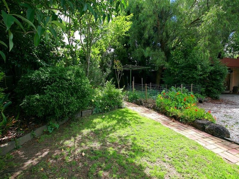 6 CLEGG Avenue, Croydon VIC 3136