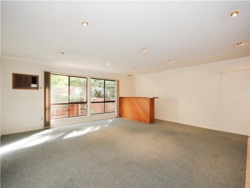 15 McDermott Avenue, Mooroolbark VIC 3138