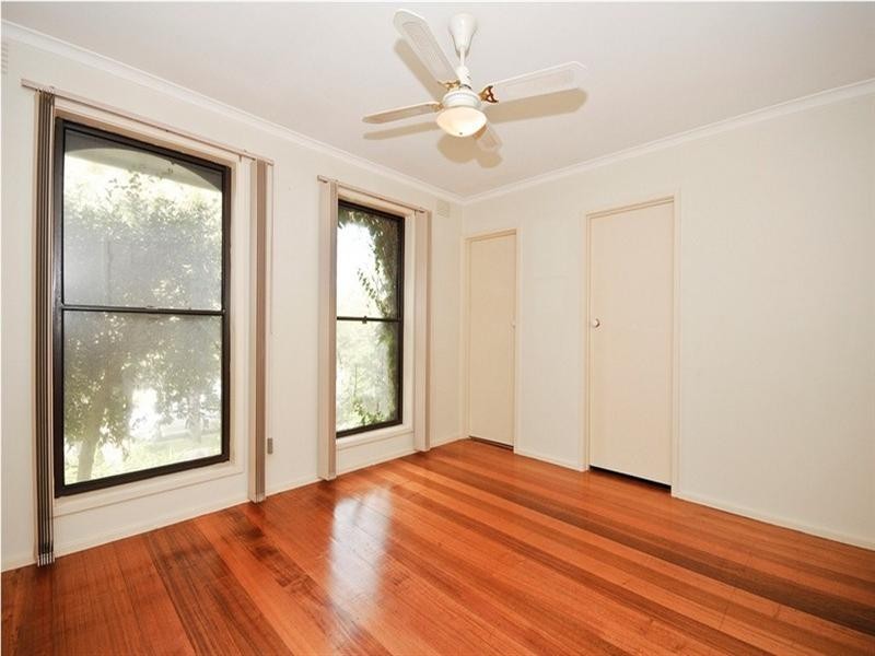 15 McDermott Avenue, Mooroolbark VIC 3138