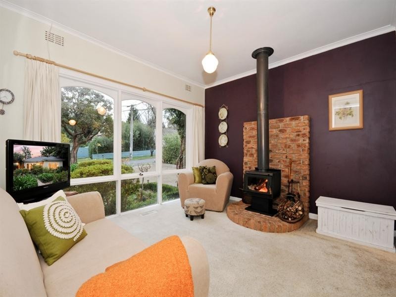 15 NIEL Street, Croydon VIC 3136