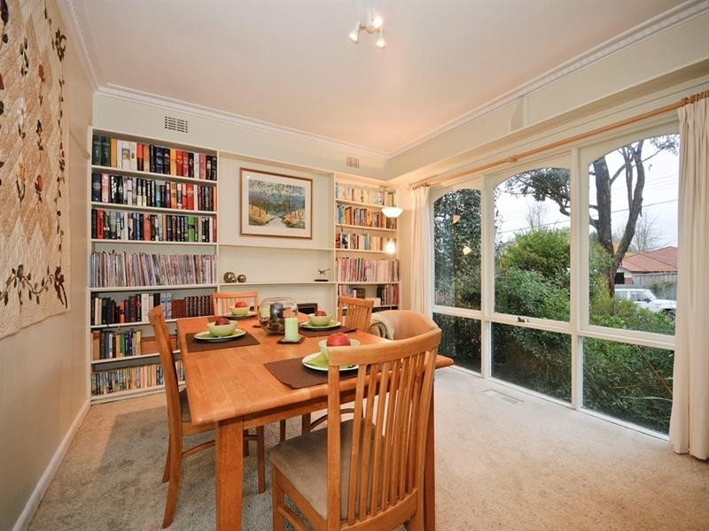 15 NIEL Street, Croydon VIC 3136