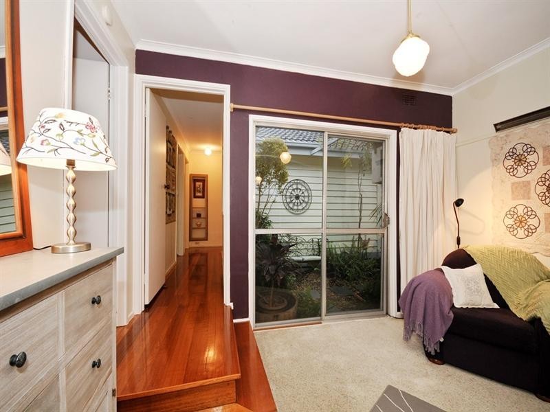 15 NIEL Street, Croydon VIC 3136