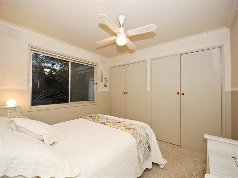 15 NIEL Street, Croydon VIC 3136