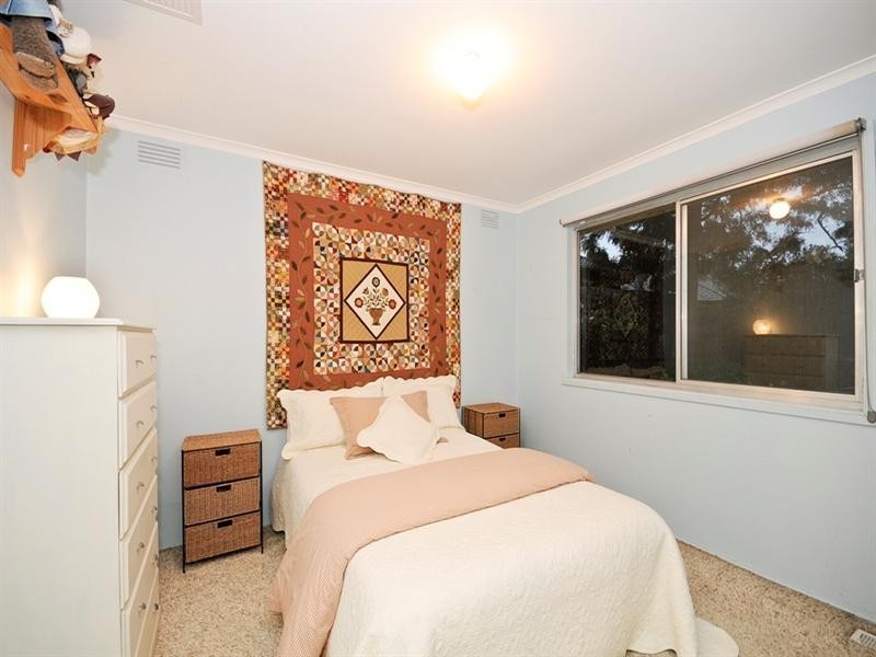15 NIEL Street, Croydon VIC 3136