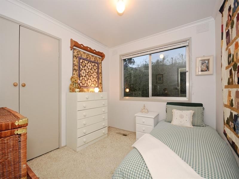 15 NIEL Street, Croydon VIC 3136