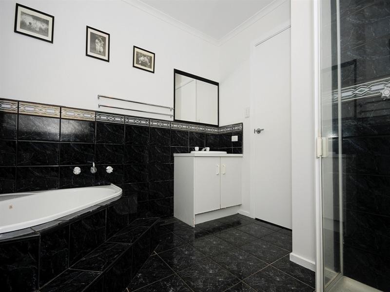 138 LAKEVIEW Drive, Lilydale VIC 3140